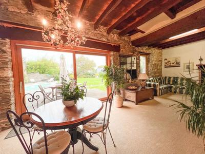 Propriété - 236 m² - 7 pièces