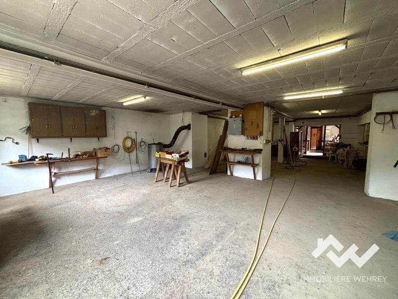 Maison - 270 m² - 8 pièces