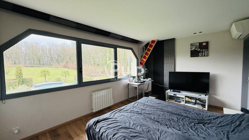 Pavillon - 215 m² - 7 pièces