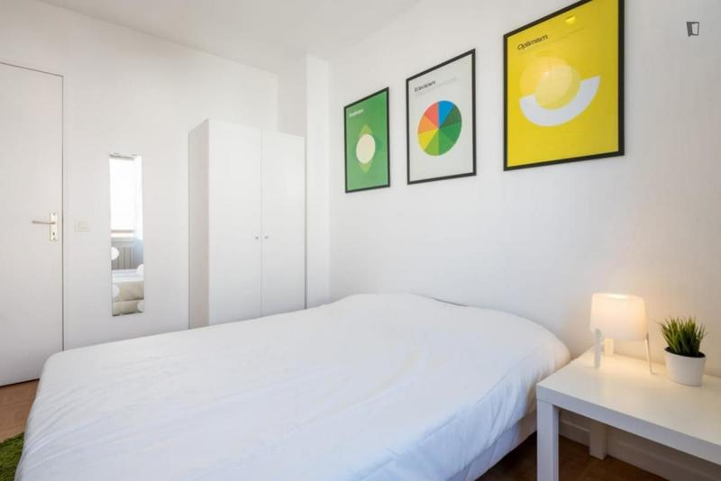 Chambre - 12 m² - 5 pièces