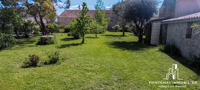 Maison - 202 m² - 8 pièces