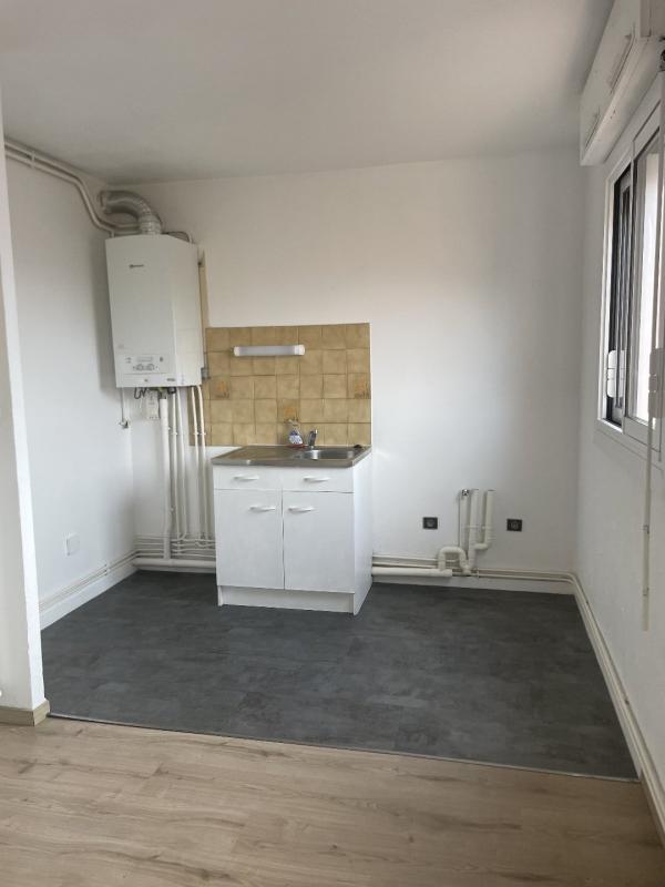 Studio - 30 m² - 1 pièce