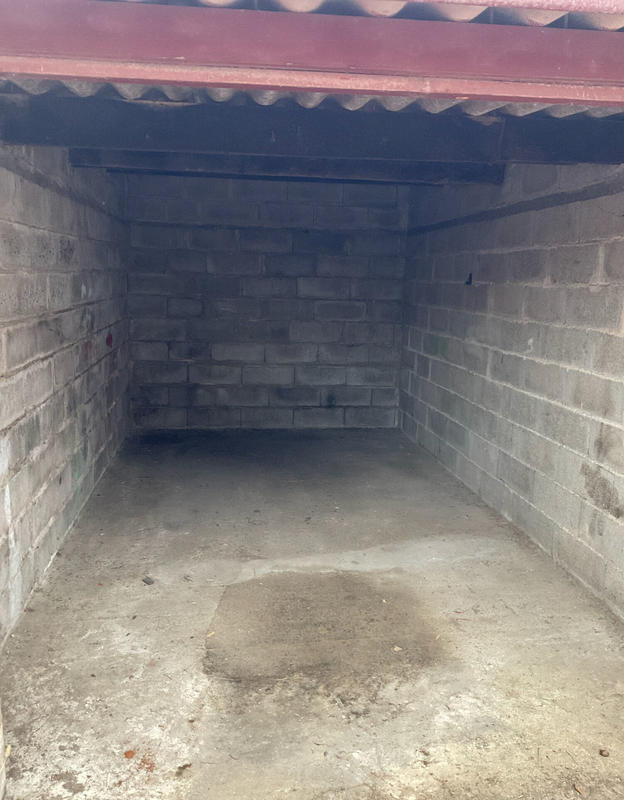 Parking / Garage - 14 m²