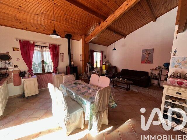 Maison - 203 m² - 7 pièces