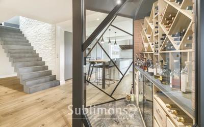 Maison - 250 m² - 8 pièces