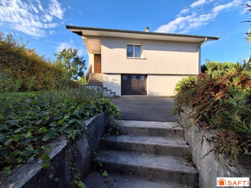 Maison - 90 m² - 5 pièces