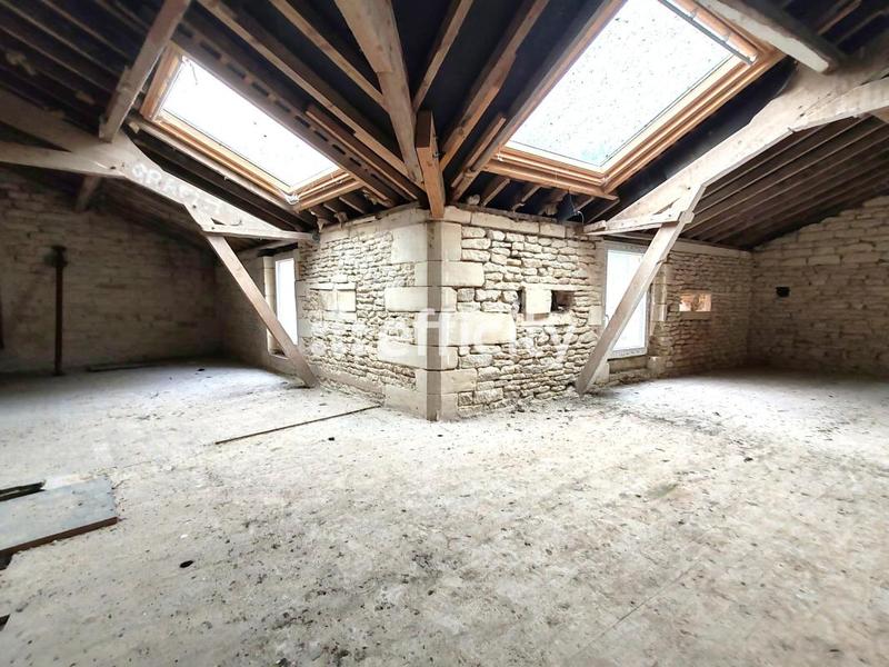 Maison - 338 m² - 10 pièces