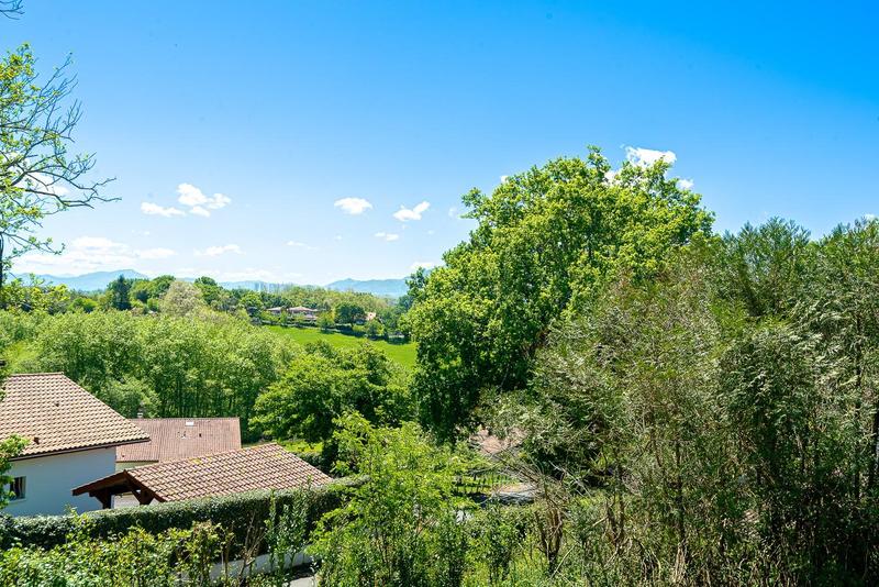 Maison - 212 m² - 7 pièces