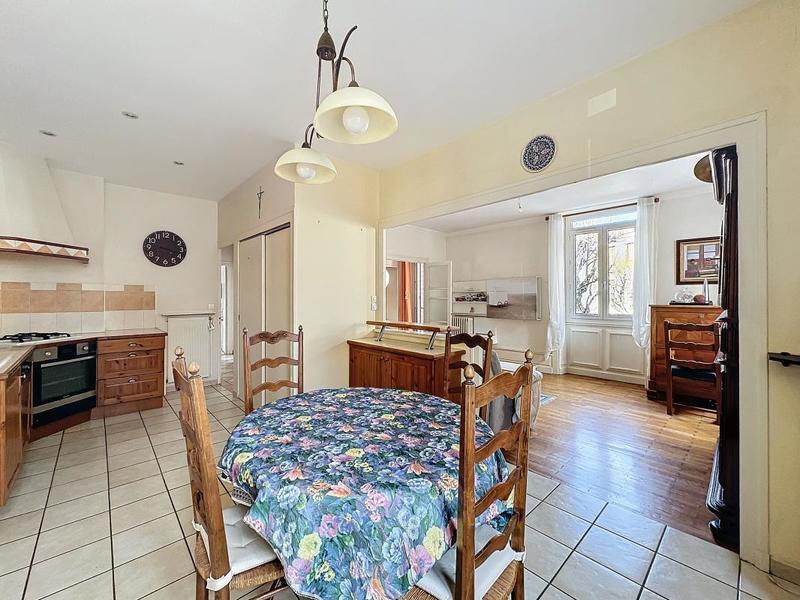 Maison - 225 m² - 5 pièces