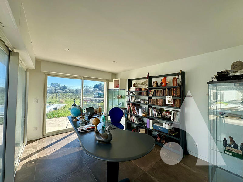 Villa - 362 m² - 8 pièces