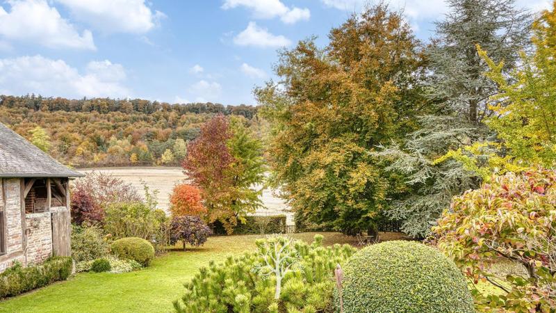 Maison - 270 m² - 6 pièces