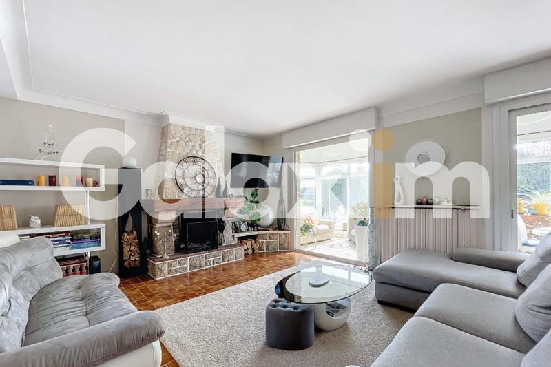 Maison traditionnelle - 200 m² - 7 pièces