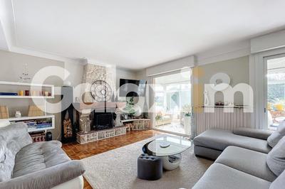 Maison traditionnelle - 200 m² - 7 pièces