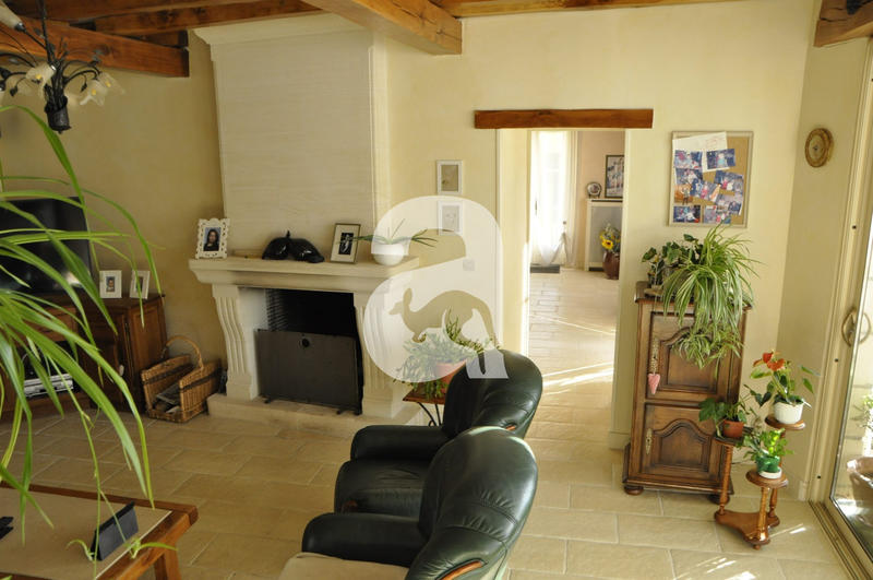 Maison - 220 m² - 12 pièces