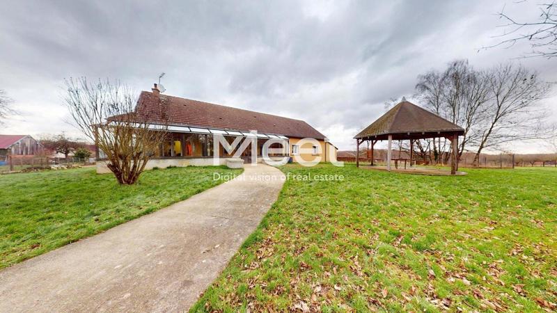 Propriété - 5 pièces