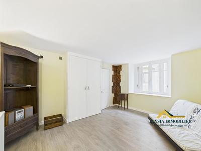 Maison - 231 m² - 2 pièces