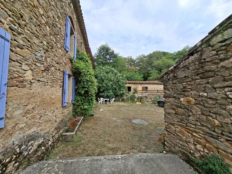 Maison - 225 m² - 7 pièces