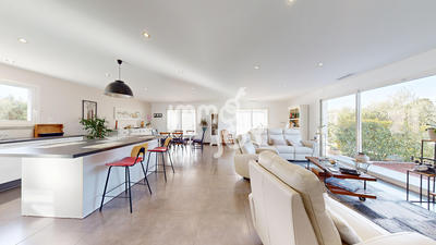 Maison - 170 m² - 7 pièces