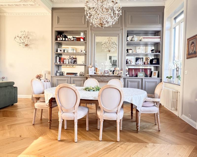 Maison - 285 m² - 8 pièces