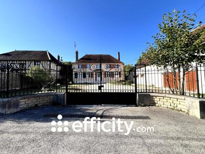 Maison - 266 m² - 10 pièces