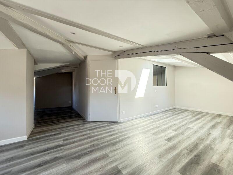 Appartement - 196 m² - 7 pièces