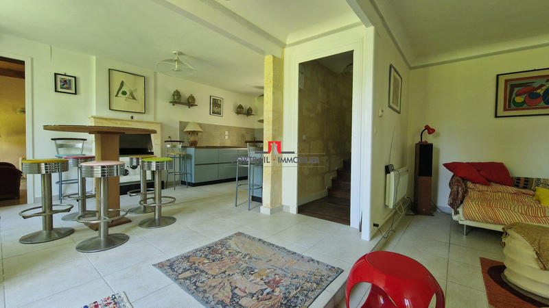 Maison - 201 m² - 7 pièces