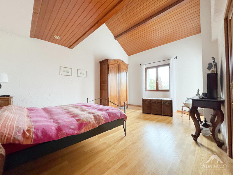 Maison - 245 m² - 9 pièces