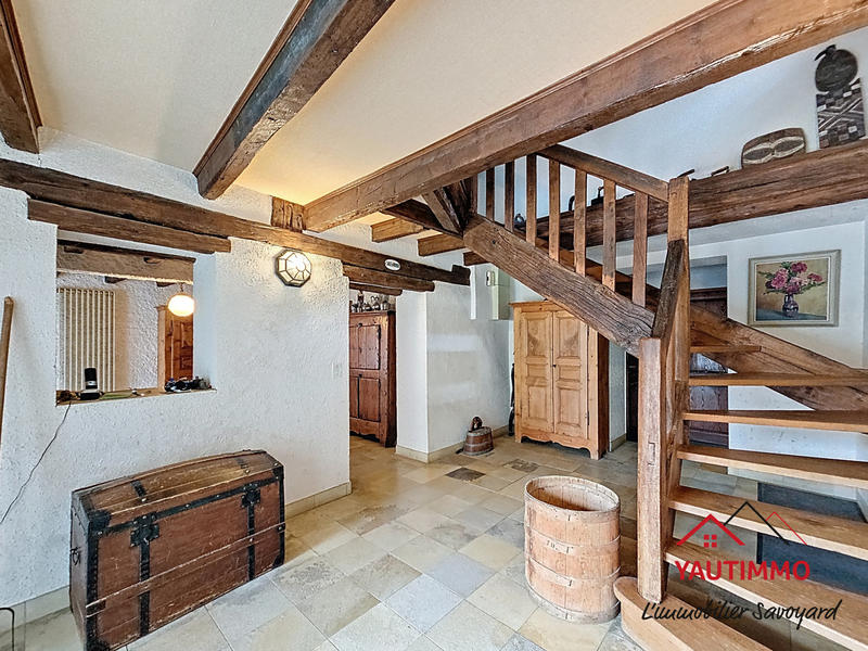 Maison - 200 m² - 6 pièces