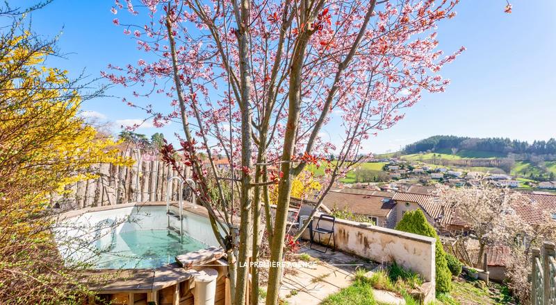 Maison - 180 m² - 6 pièces