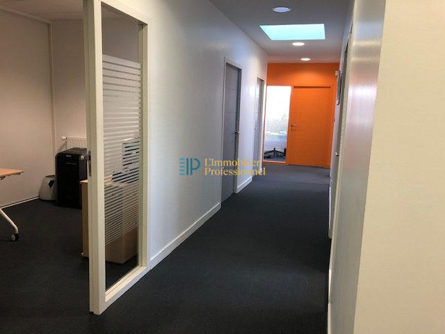 Bureau - 140 m² - 8 pièces