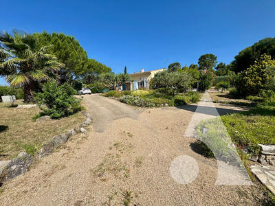 Maison - 247 m² - 7 pièces