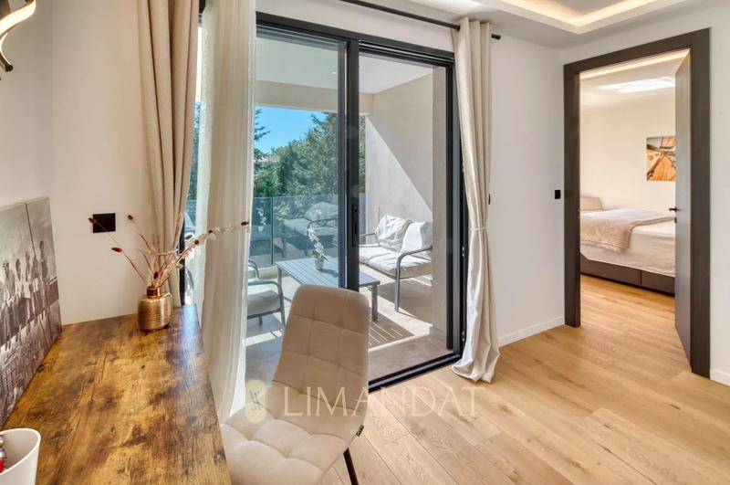 Villa - 260 m² - 8 pièces