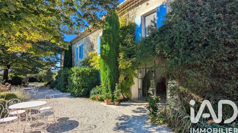 Maison - 305 m² - 8 pièces