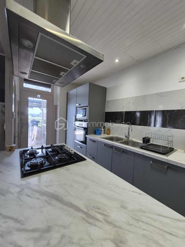 Maison de village - 231 m² - 9 pièces