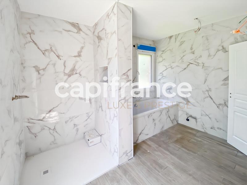 Propriété - 288 m² - 17 pièces