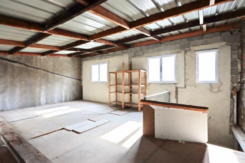 Local d'activités - 105 m²