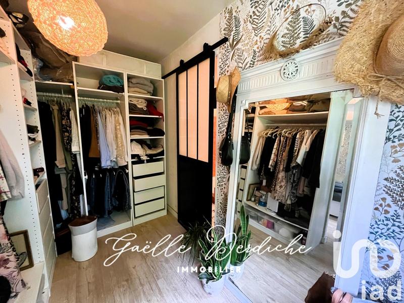 Maison - 213 m² - 8 pièces