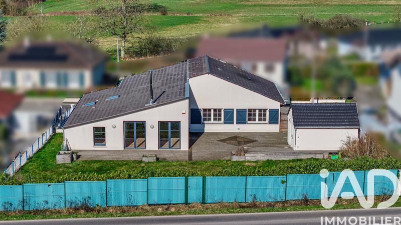 Maison - 200 m² - 7 pièces