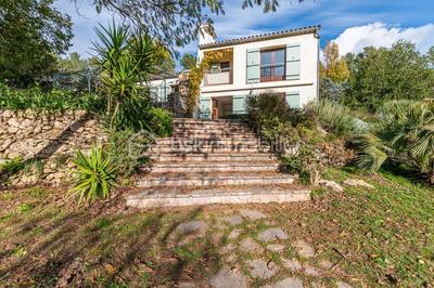 Demeure - 246 m² - 7 pièces