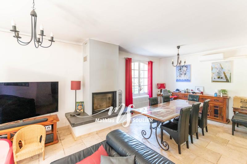 Maison - 300 m² - 15 pièces