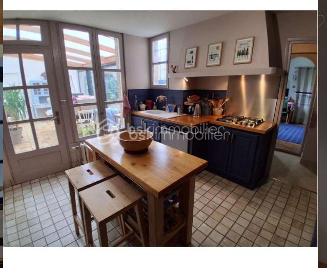 Demeure - 170 m² - 7 pièces