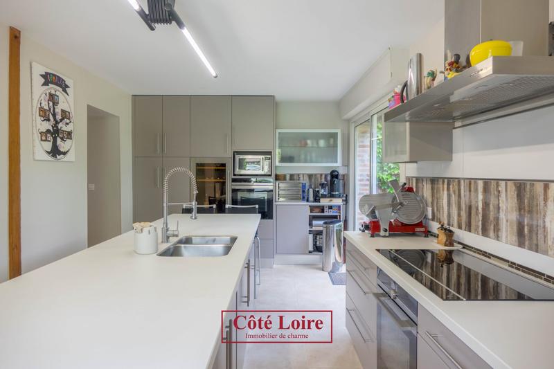 Maison ancienne - 251 m² - 7 pièces