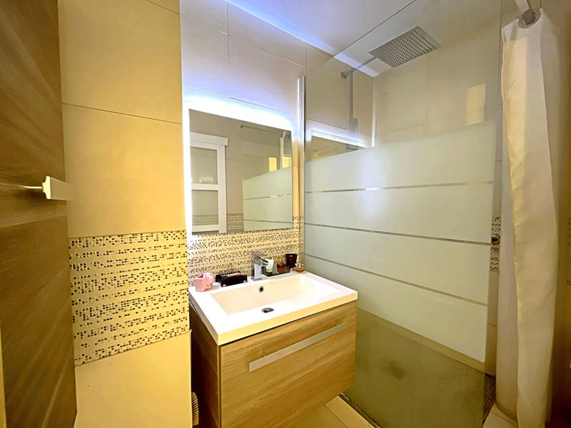 Appartement - 81 m² - 3 pièces