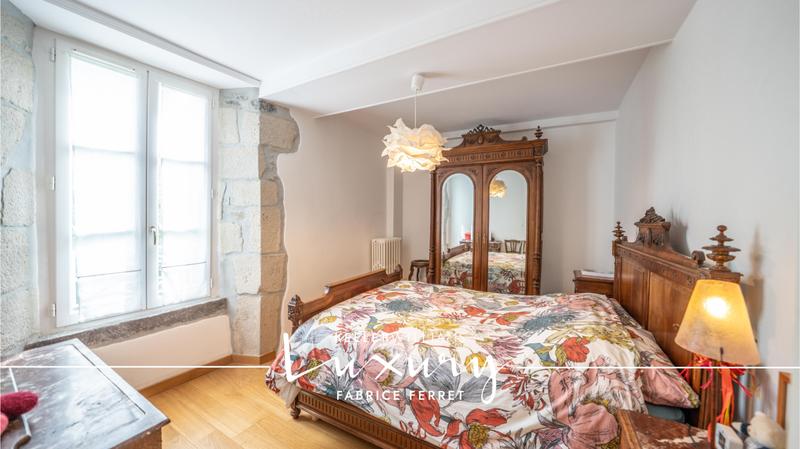 Maison - 200 m² - 9 pièces