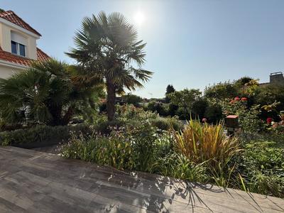 Pavillon - 215 m² - 5 pièces