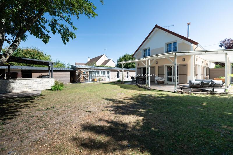 Maison - 182 m² - 6 pièces