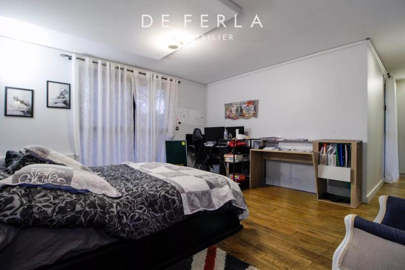 Demeure - 403 m² - 9 pièces