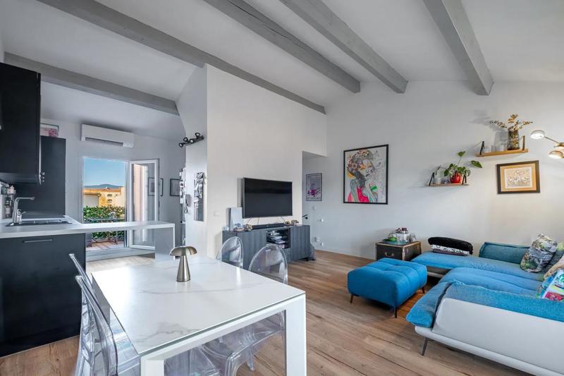 Appartement - 77 m² - 3 pièces