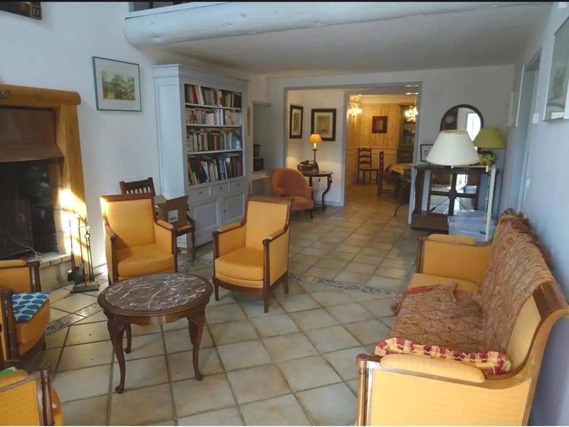 Mas - 196 m² - 12 pièces