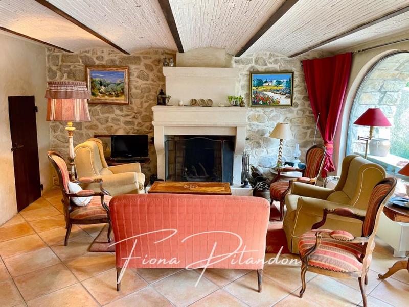 Maison - 357 m² - 13 pièces